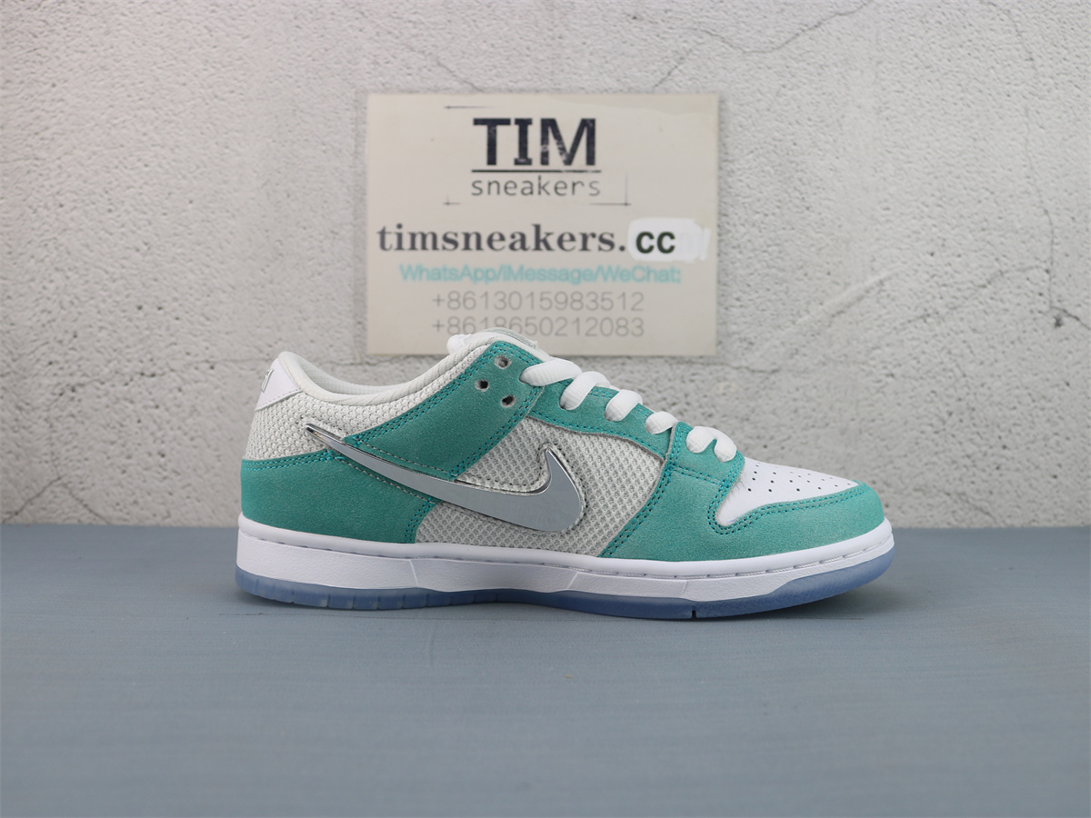 M Batch April Skateboards x Nike SB Dunk Low Pro QS FD2562-400